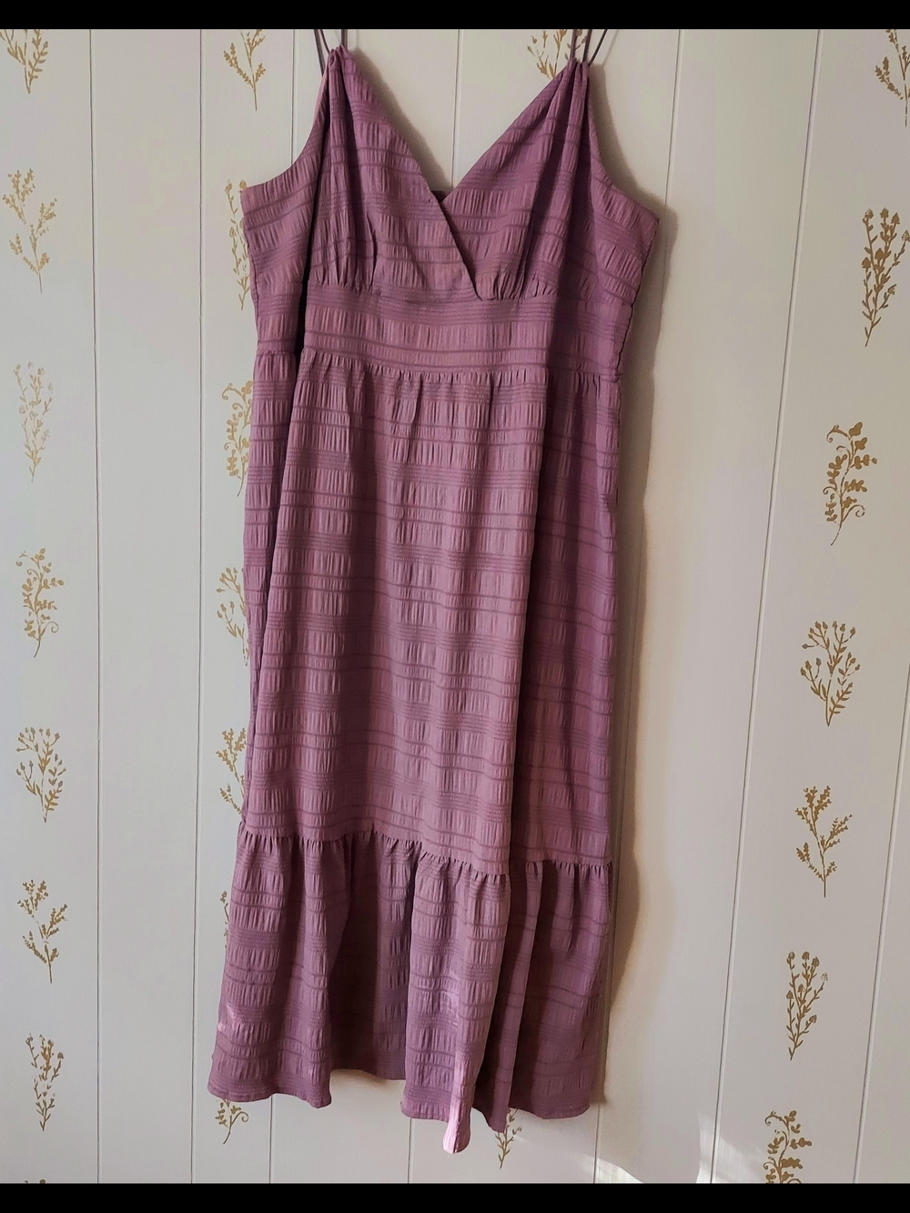 Cider Mauve Textured Sleeveless V-Neck Midi Dress